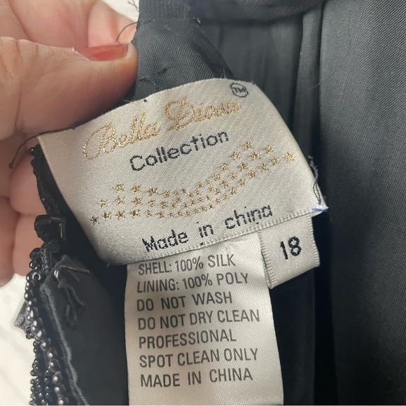 BELLA DIOSA Collection Beaded Silk Halter Evening Gown size 18 - Picture 8 of 8